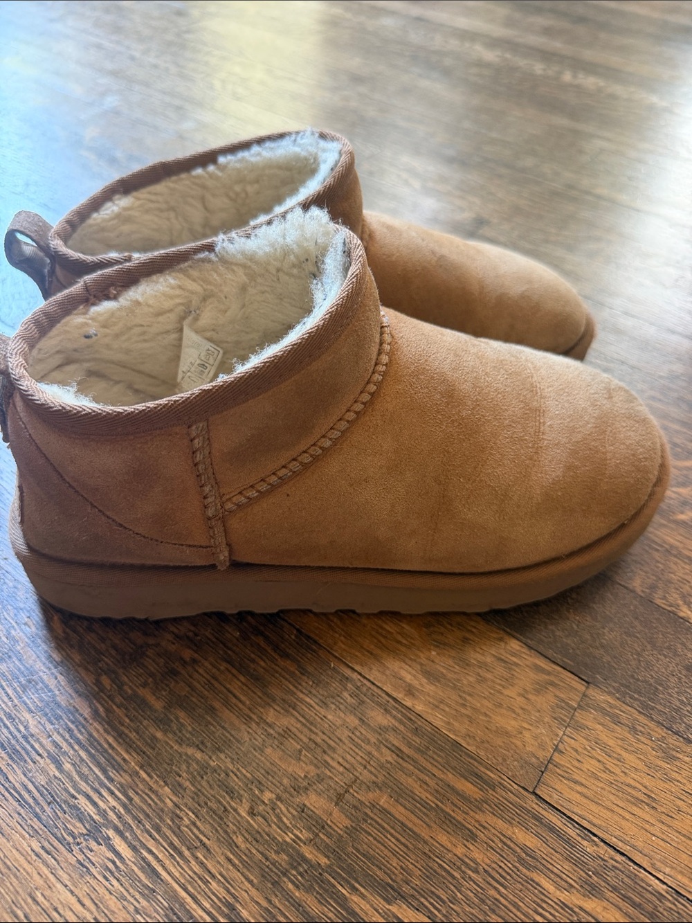 UGG authentic classic low boots chestnut size 8